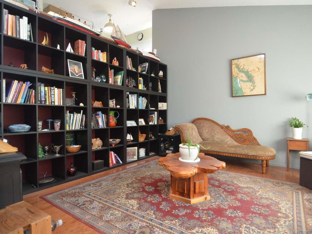 listing image 16049245827228017394