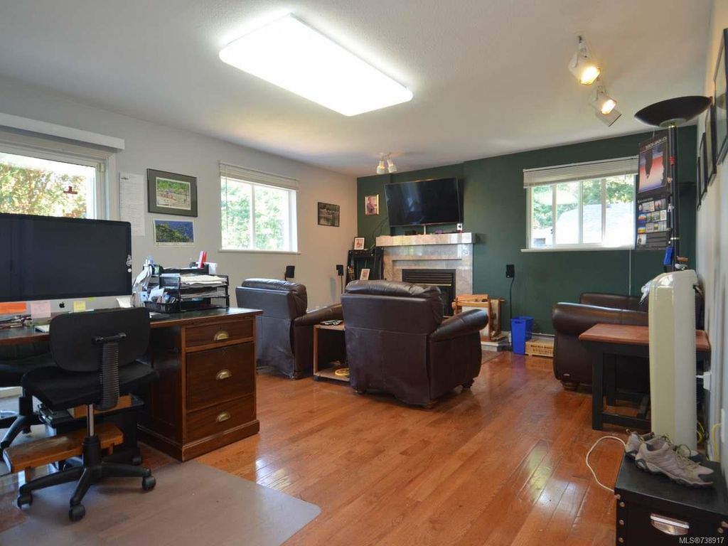 listing image 16046218514836451749