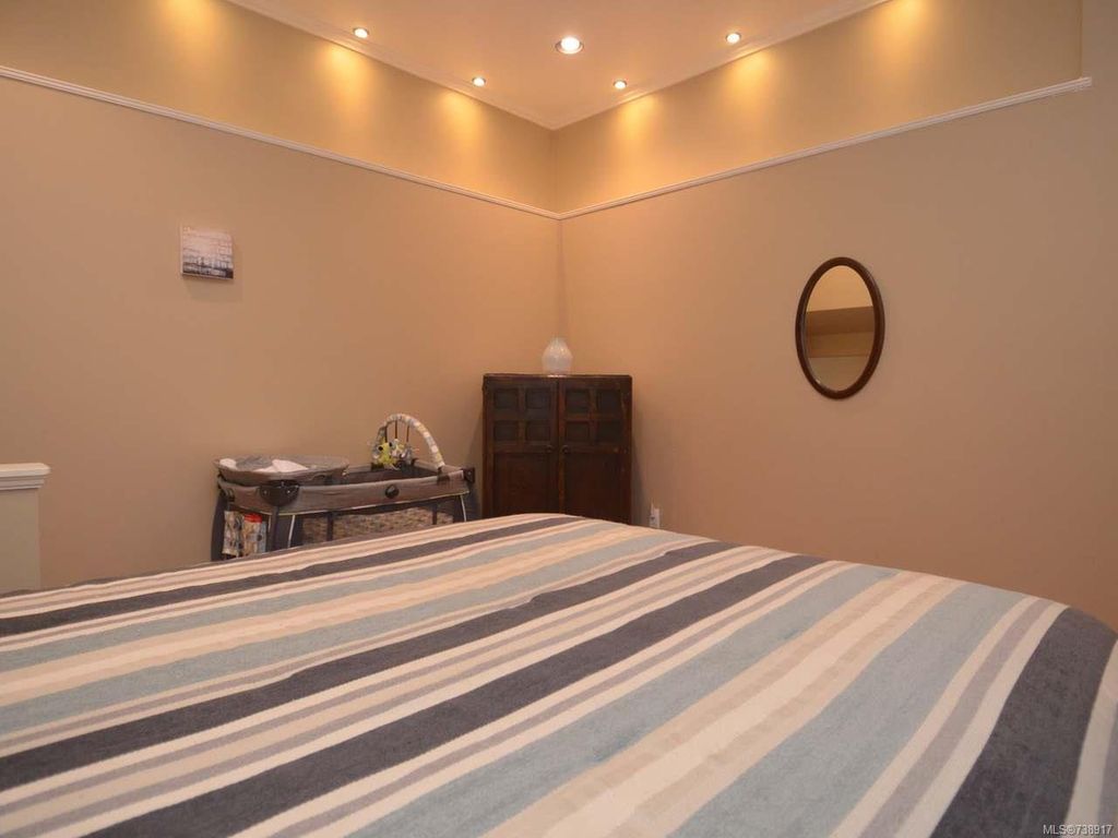 listing image 16043582005840983211