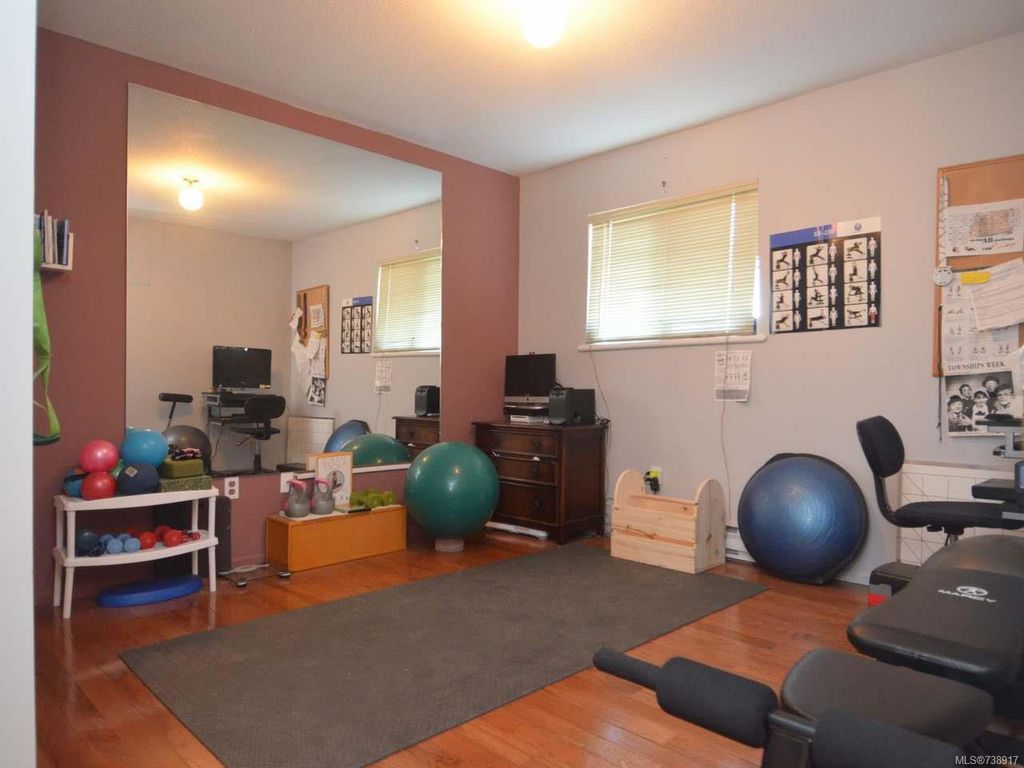 listing image 16045431138633971491