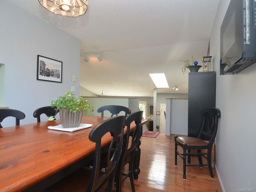 listing image 16045823041592488337