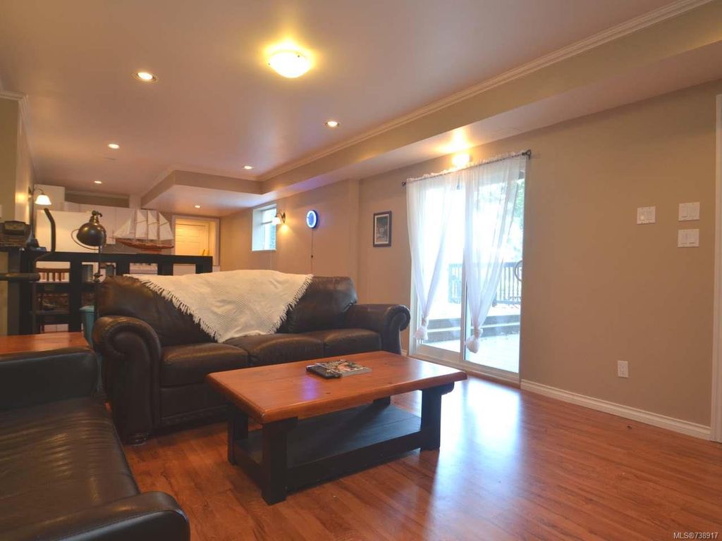 listing image 16046254134322970180