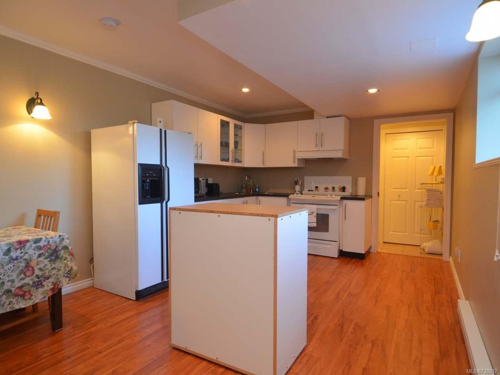 listing image 16040419995105590802