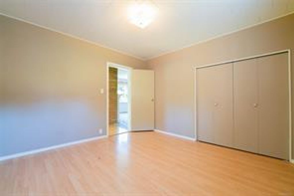 listing image 16047610202476183022