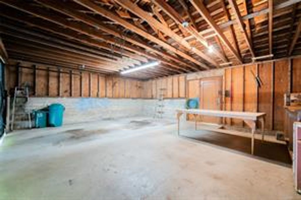 listing image 16043172501635252248