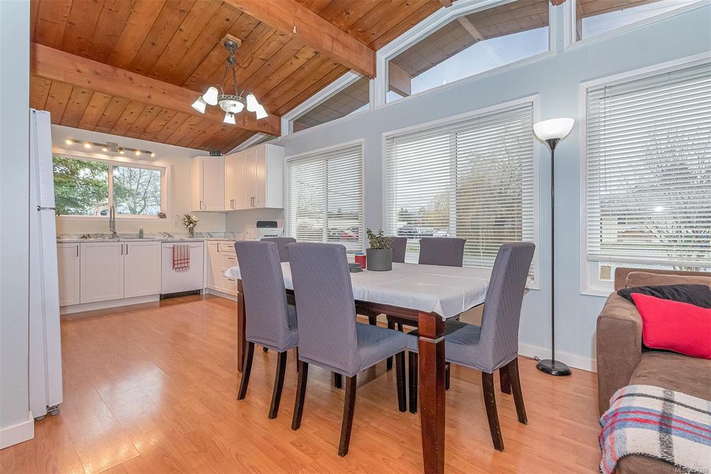 listing image 16046689411880993920