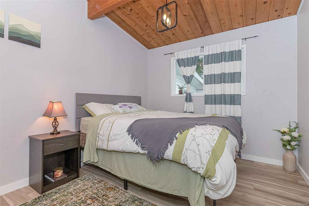 listing image 16044295846757183132