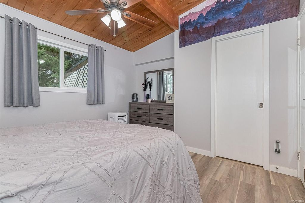 listing image 16042653499492029598