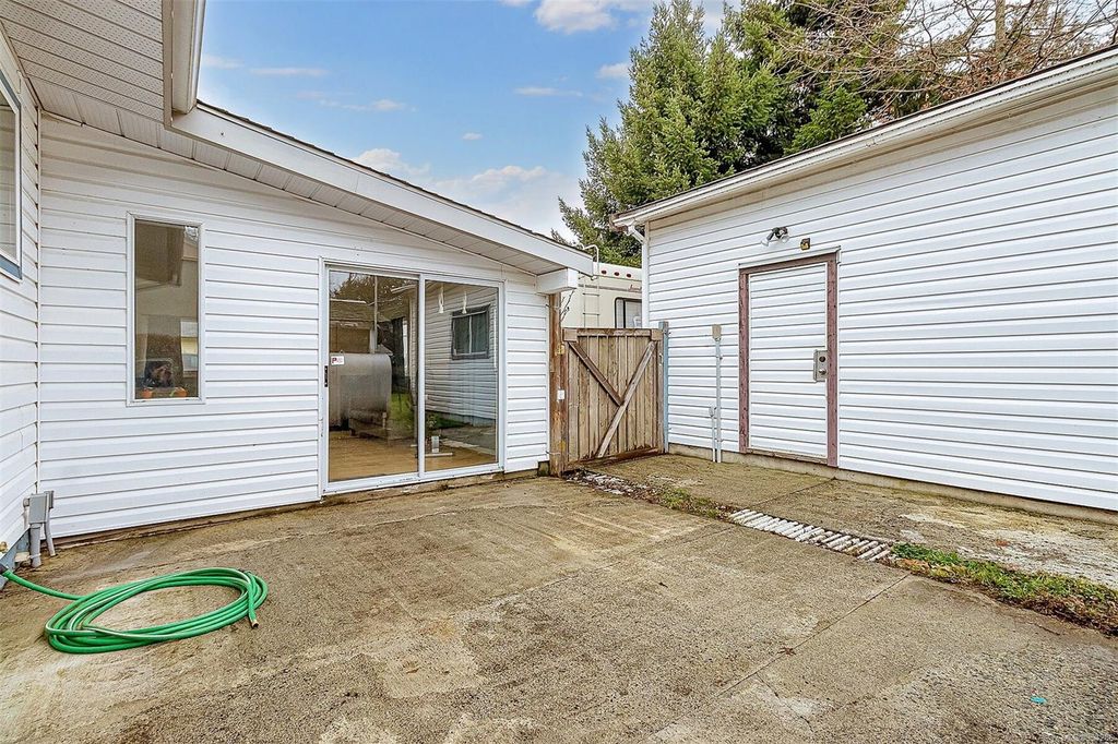 listing image 16042793254284475622