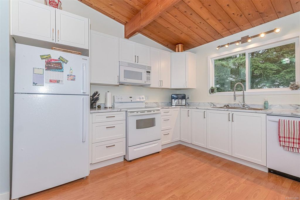 listing image 16044970245076251723