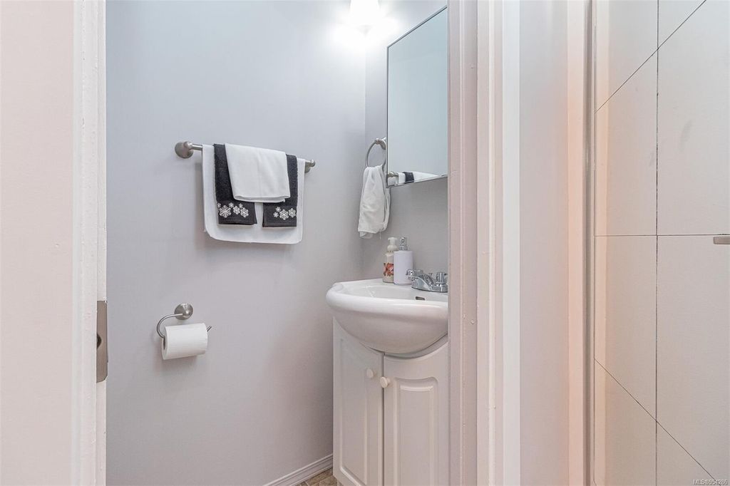 listing image 16047326878922341205