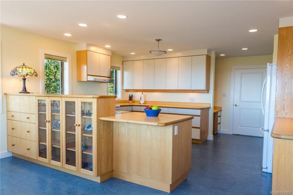 listing image 16046429851896301909