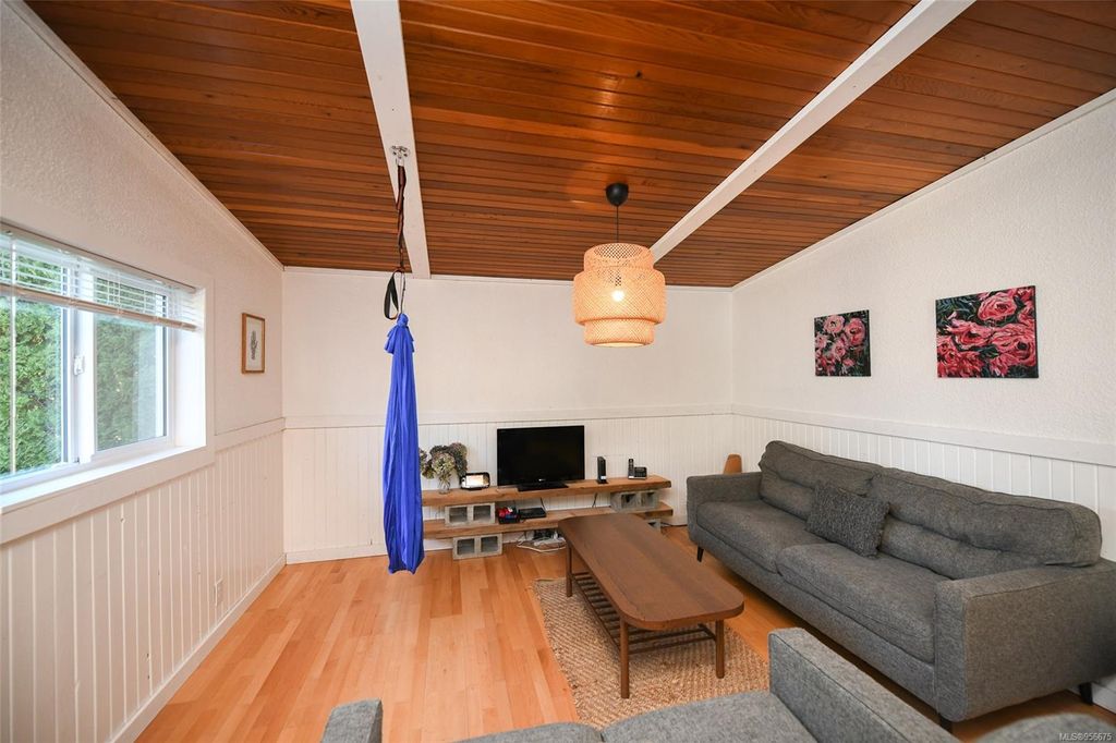 listing image 16048300730403092110