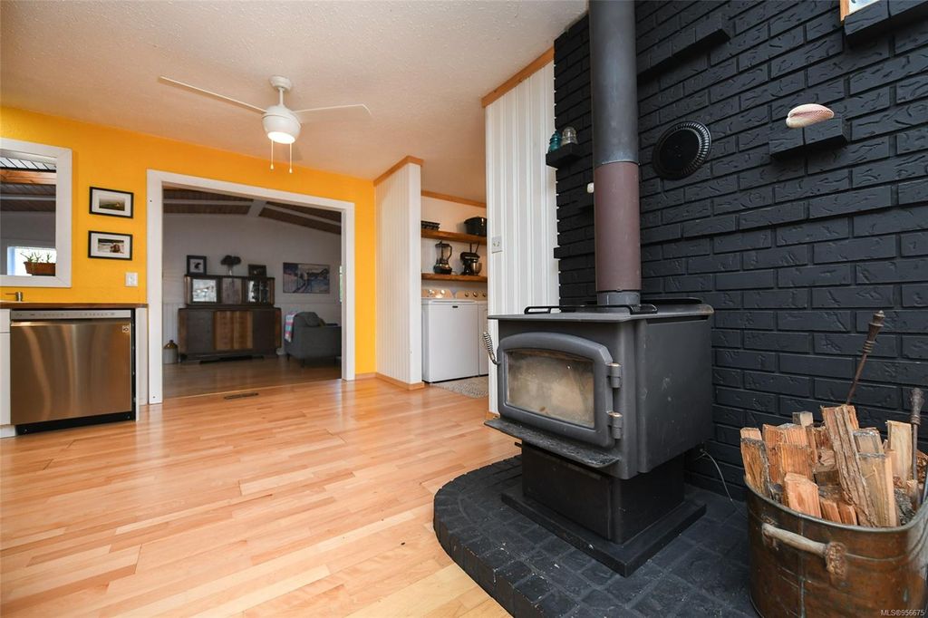 listing image 16040619494317671750