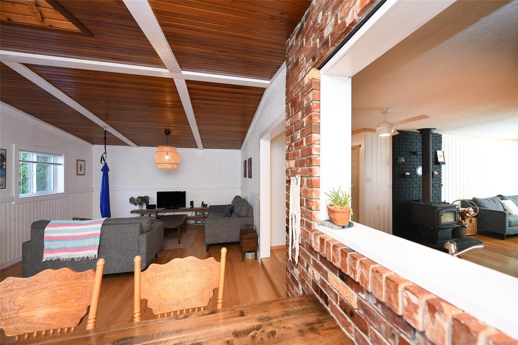 listing image 16047731149279150242