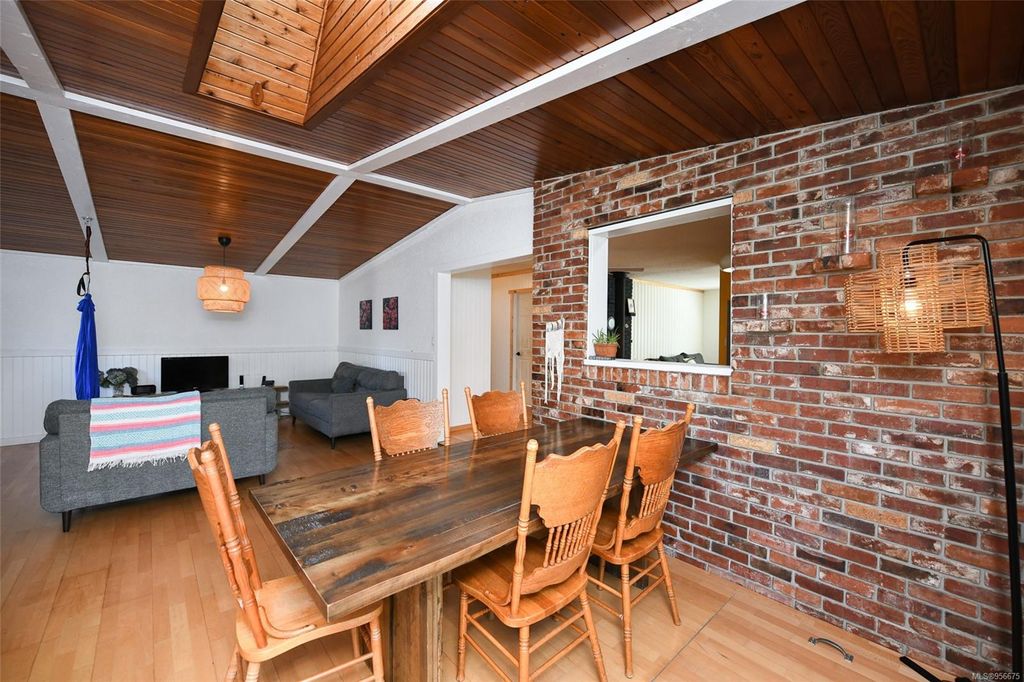 listing image 16040116368415172135