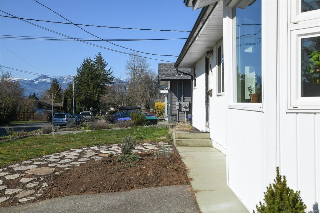 listing image 16040022115186632970