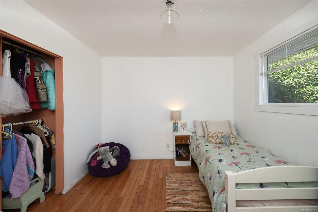 listing image 16044316765613394015