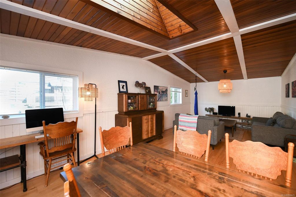 listing image 16048969476579564638