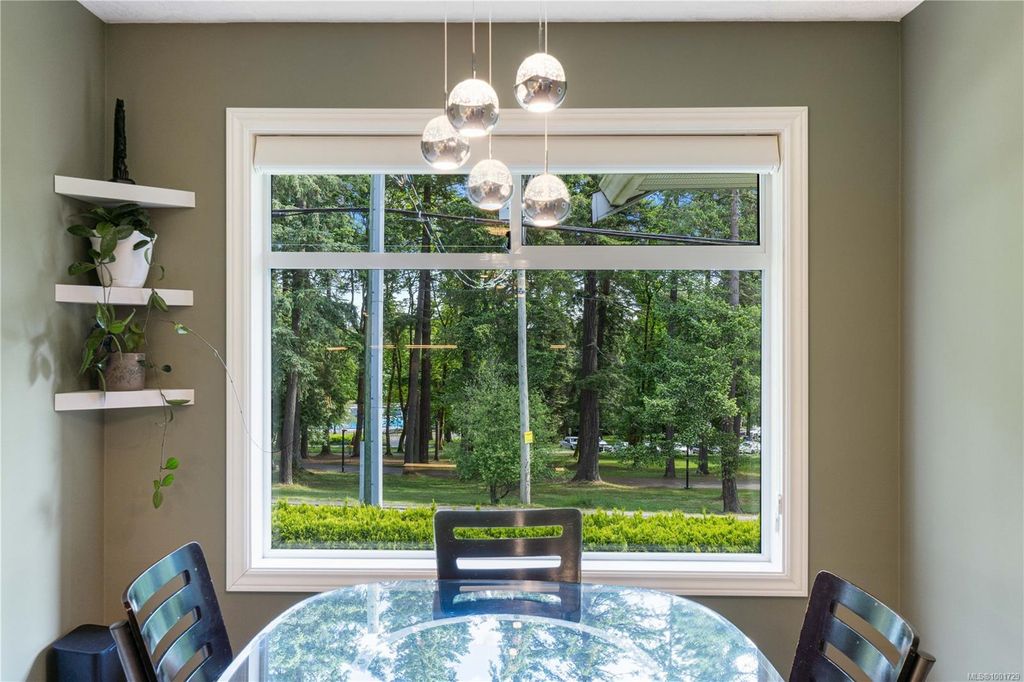 listing image 16040455117636473410