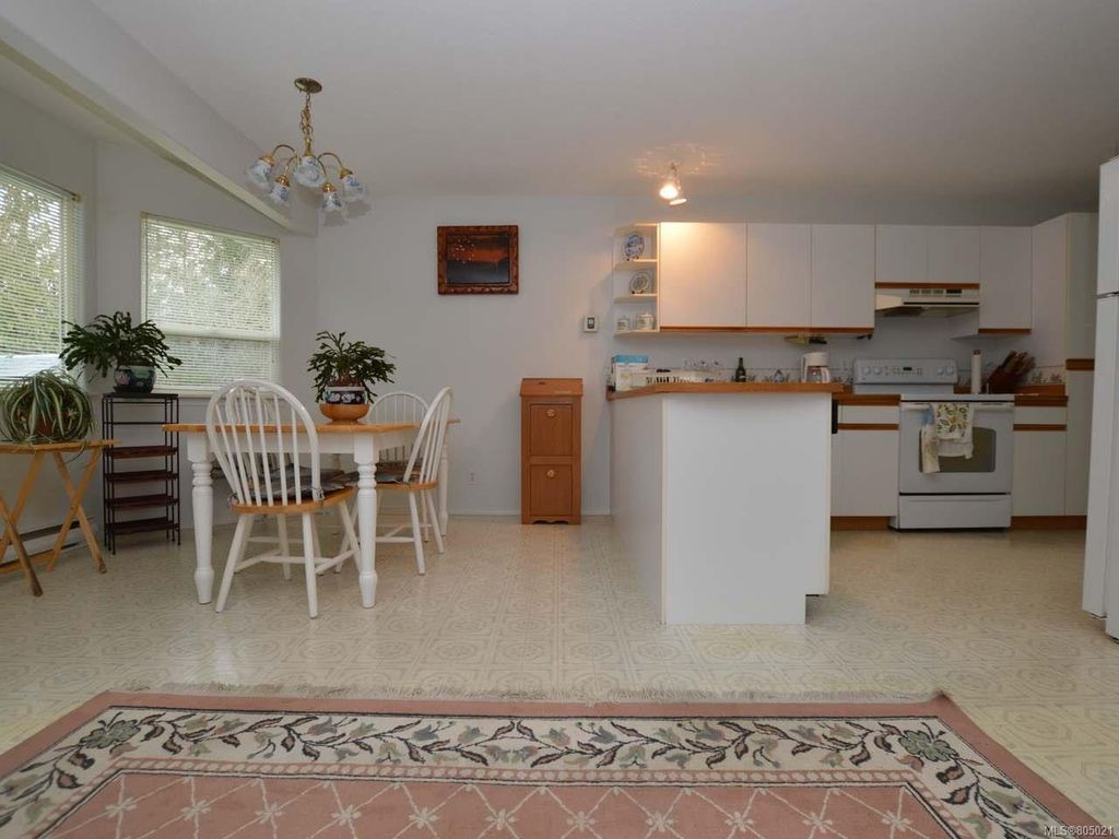 listing image 16042352344109337835