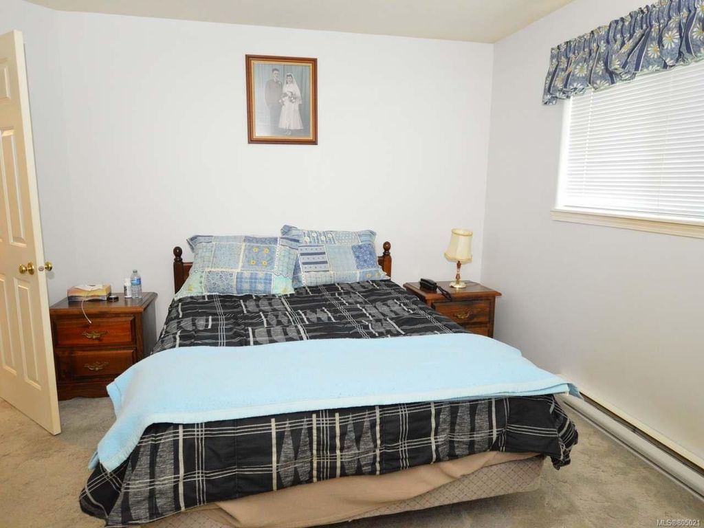 listing image 16041799142280582253
