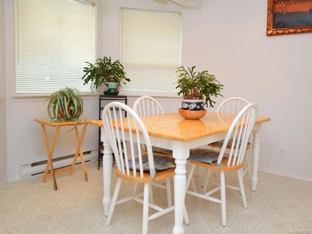 listing image 16046844294648658099