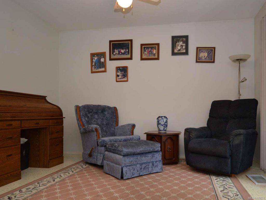 listing image 16045939081906310245