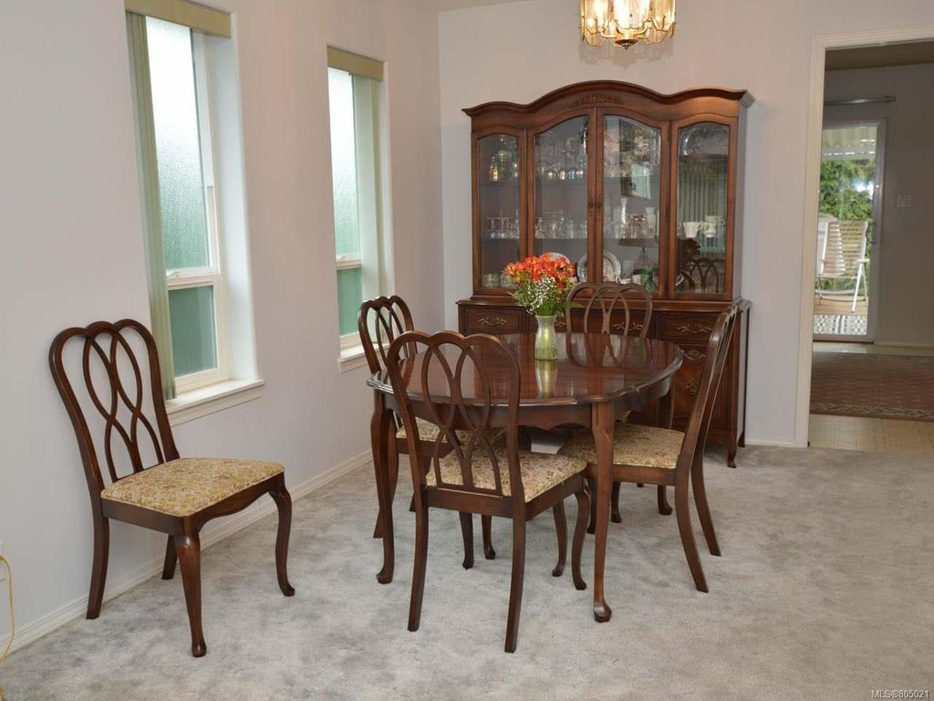 listing image 16048346747101415256