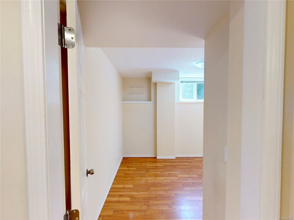 listing image 16047547270707697103