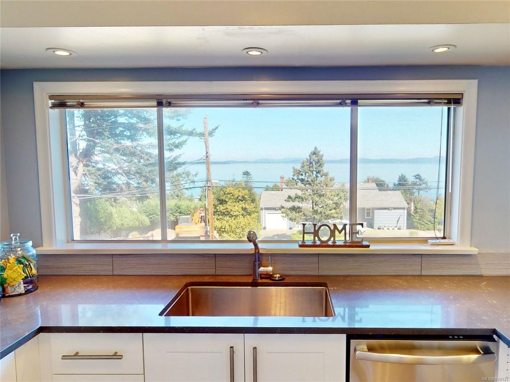 listing image 16048549588359038302