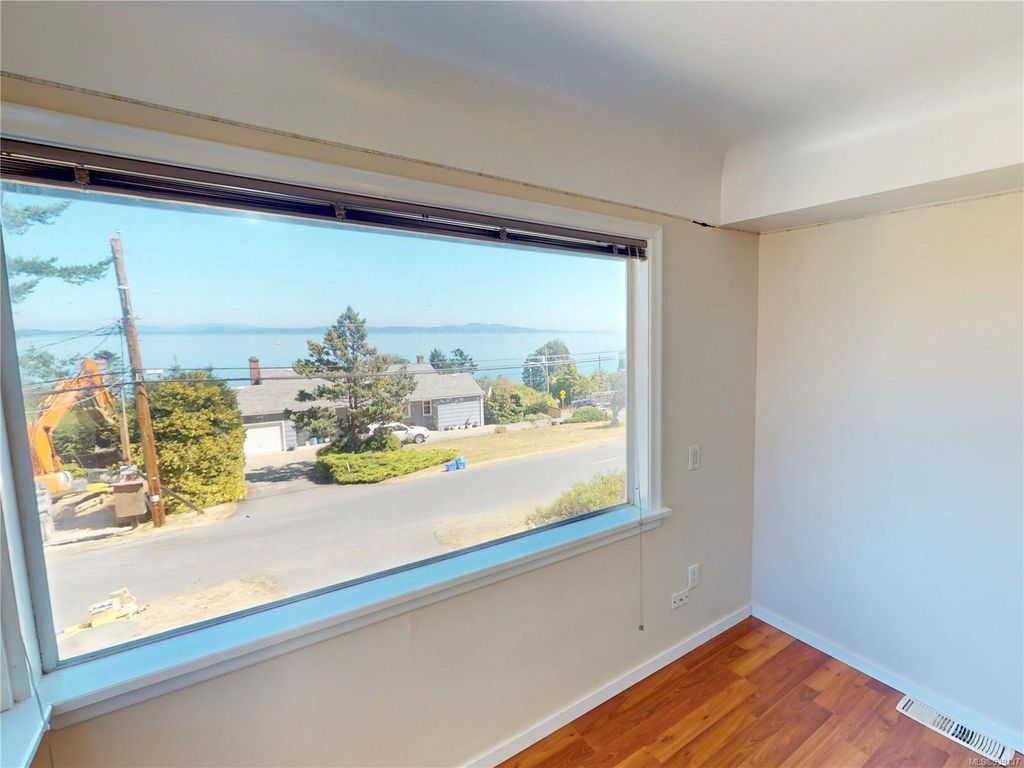 listing image 16048709396038599078