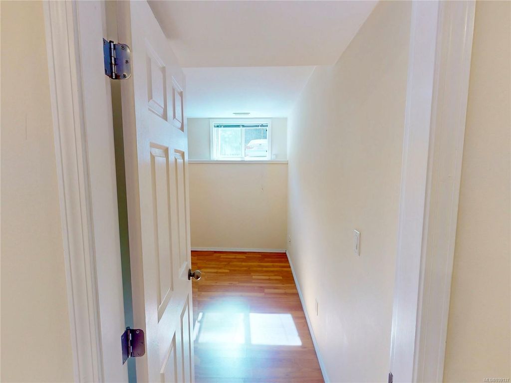 listing image 16041607813951828225