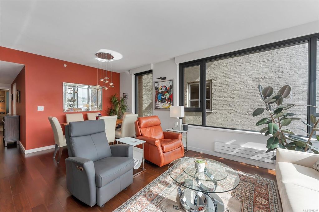 listing image 16042041853859604725