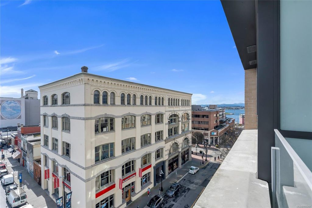 listing image 16040615956612322847