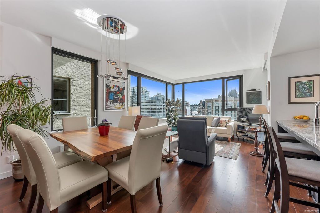 listing image 16046782265829419870