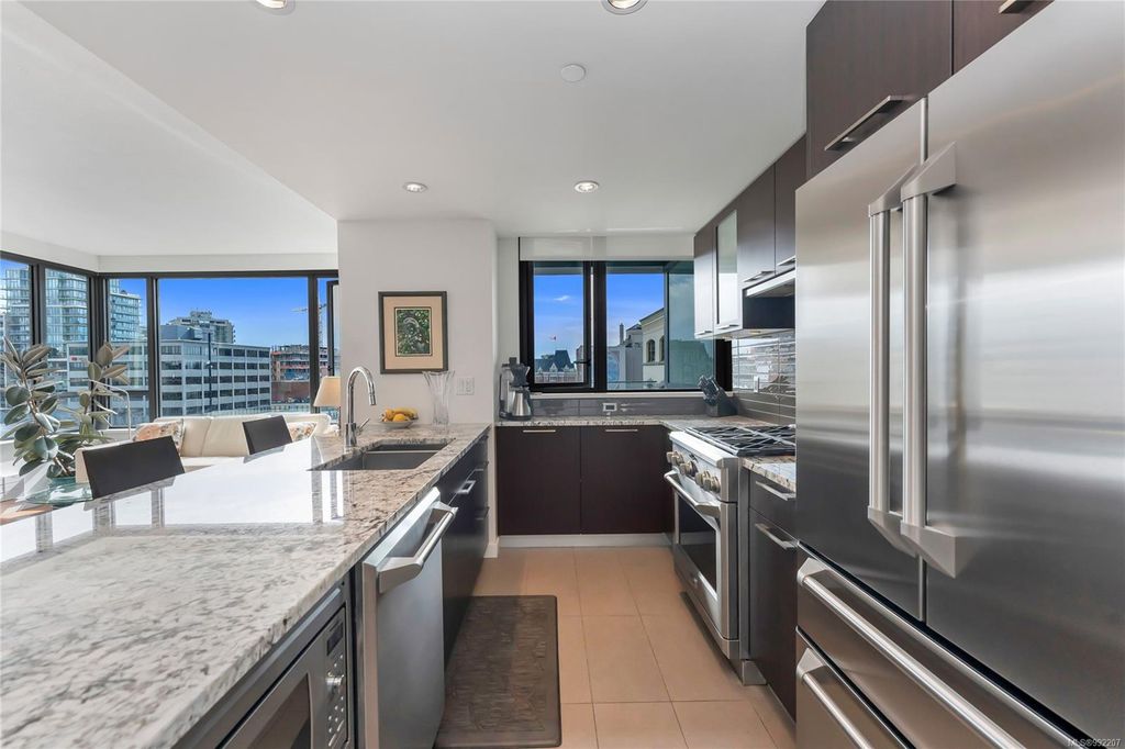listing image 16048684268025858137