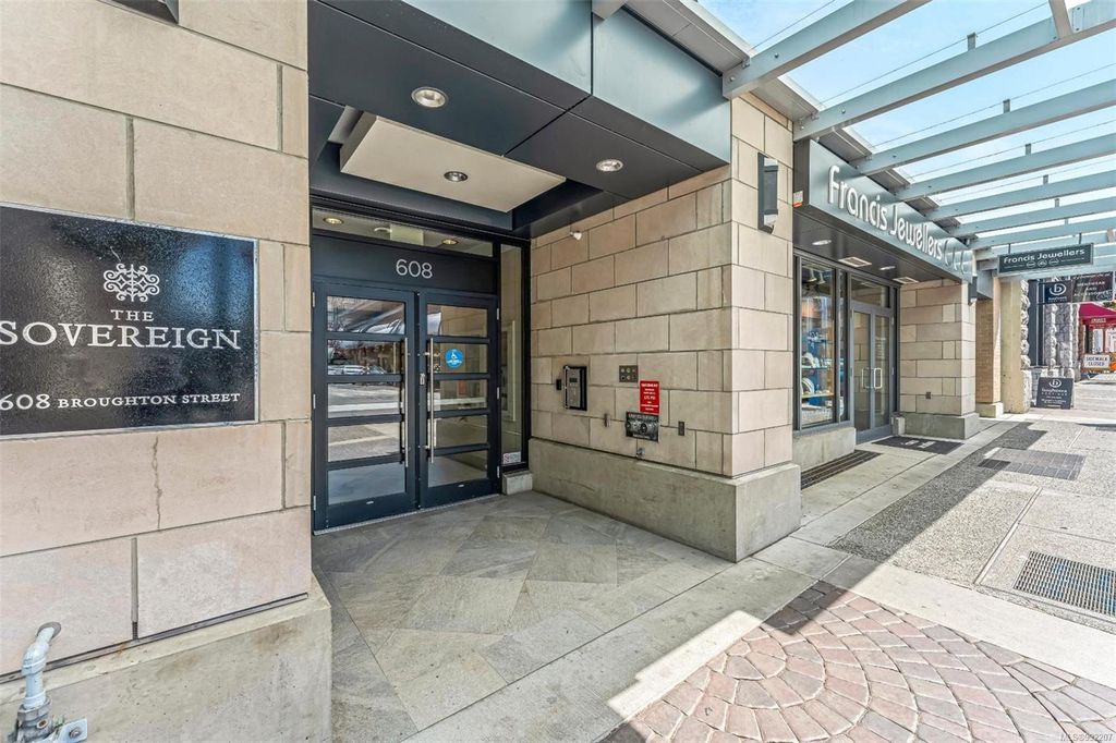listing image 16042991383893620218
