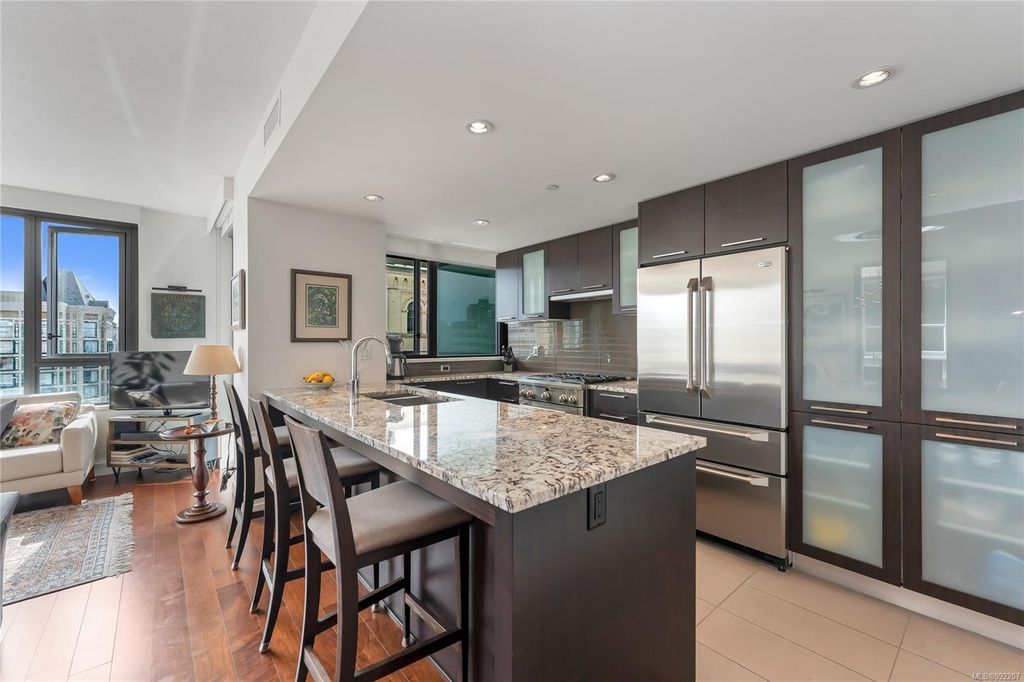 listing image 16049364068895391247