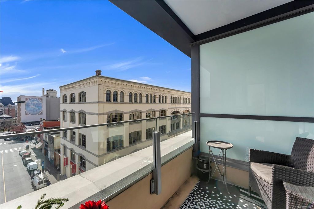 listing image 16044675670084034705