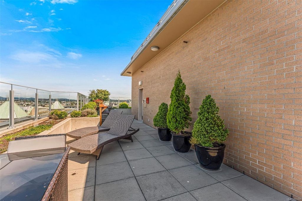 listing image 16047749047614607256
