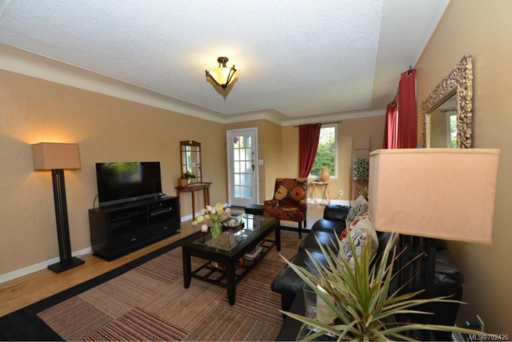 listing image 16045949670321830351
