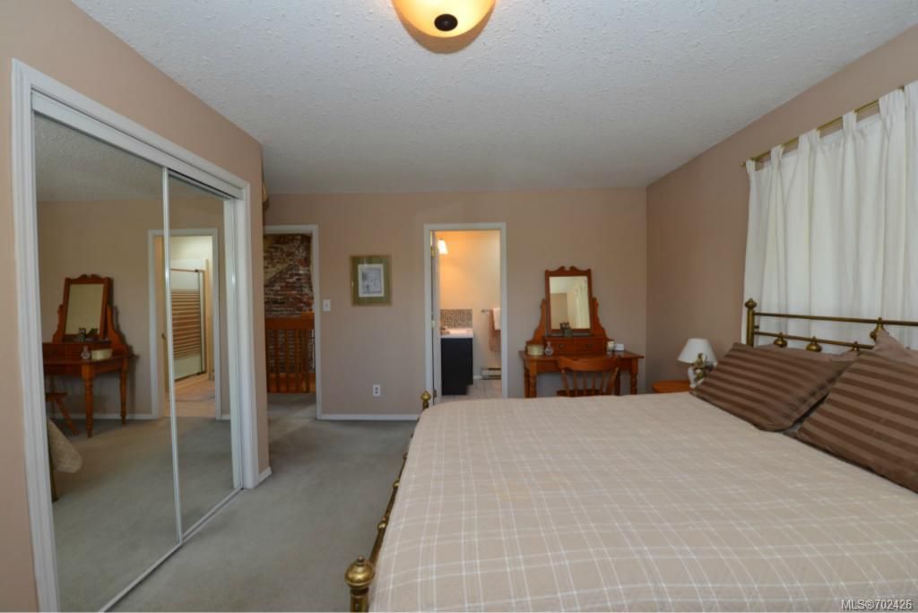 listing image 16045612395870742586