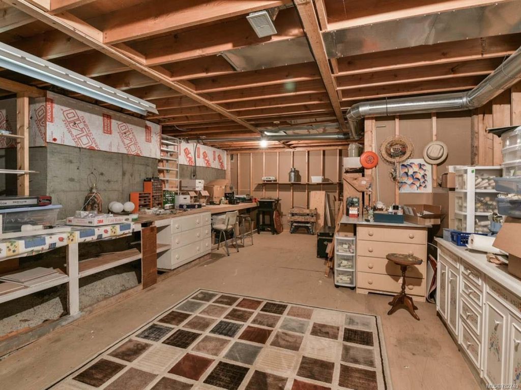 listing image 16044971409548257742