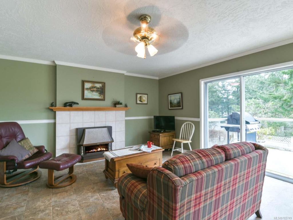 listing image 16047860492275350541