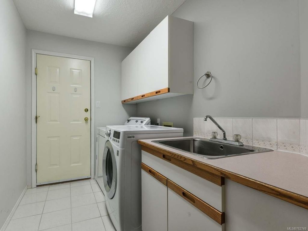 listing image 16041150655316794622