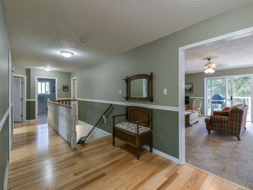 listing image 16044583056070032853