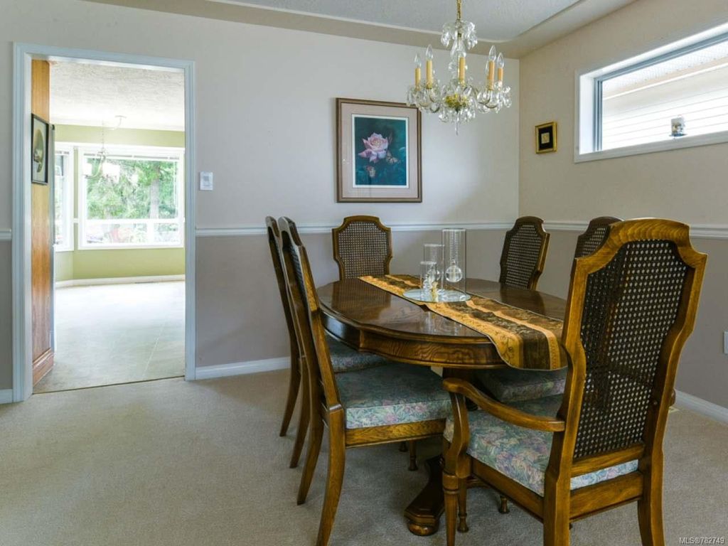 listing image 16040562944047178116