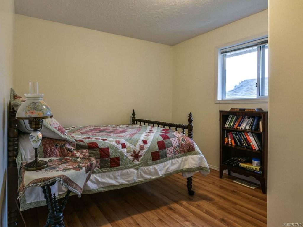 listing image 16041978415453502330