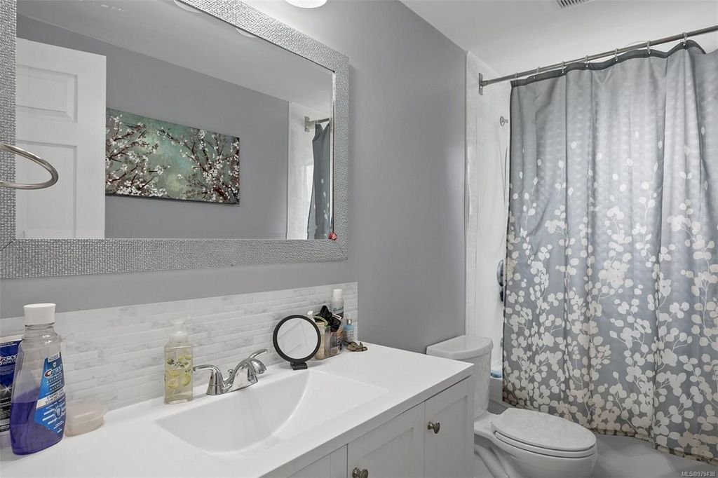 listing image 16047839492311992610